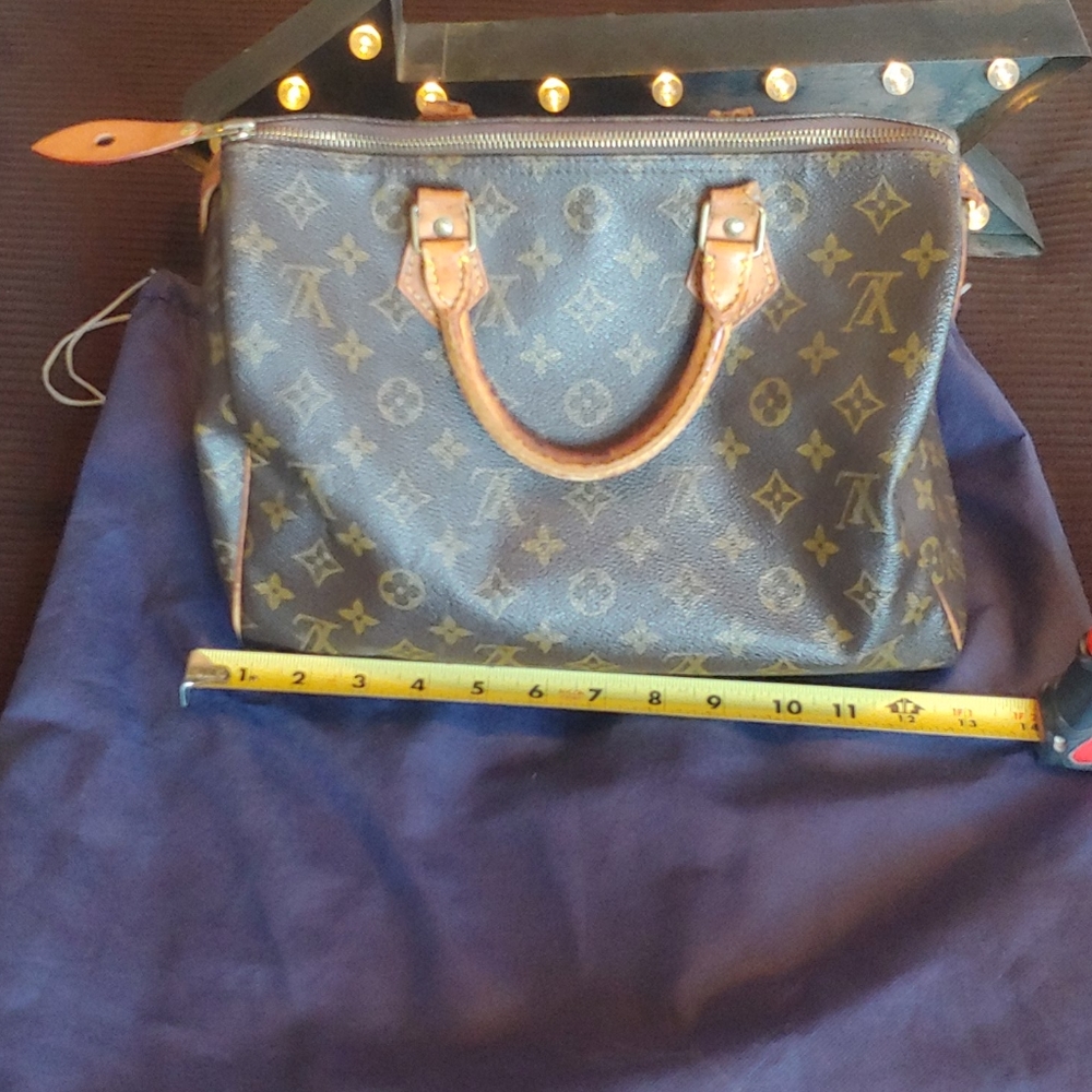 Louis Vuitton Speedy